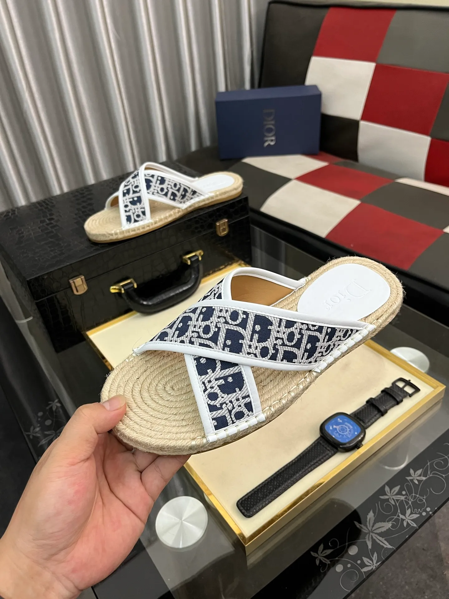 Men's shoes💰320⌚️⌚️DIOR Dior slippers New slippers are on sale simultaneously. Original materials imported from Italy. Fully imported sheepskin lining, sole: original sole provided by the original factory, exclusive movable molded sole, super comfortable, original factory follow-up goods, 🔍🔍high quality, can be entered and exited the counter at will, code number: 38-442️⃣colors available